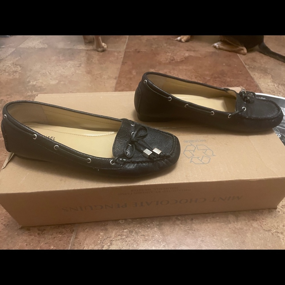Women’s size 8 Michael Kors leather loafers